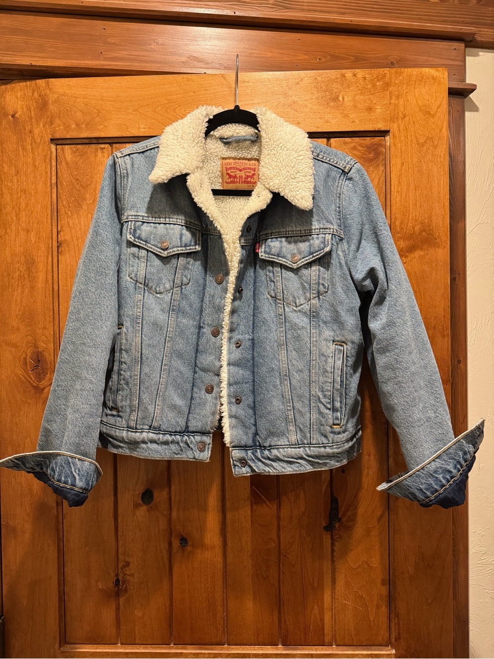 Levi's Light Blue Denim Jacket with Cream Sherpa Lining - Small